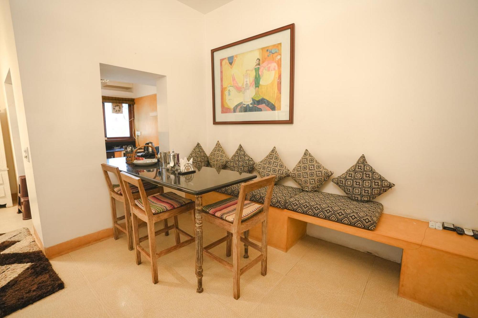 Villa M Solitude: Beachside Pool Villa with Breakfast in Candolim Exterior photo